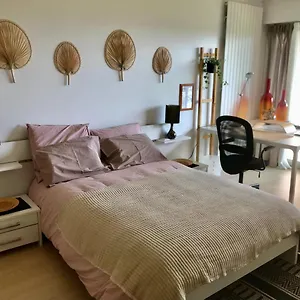  Séjour chez l'habitant Chez Isa, Espace Prive, 1ou 2 Chambres, Terrasse Et Jardin, Entree Autonome, Sdb Et Mini Cuisine Partagees Entre Les 2